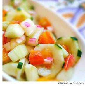 Leve e saborosa: salada de pepinos
